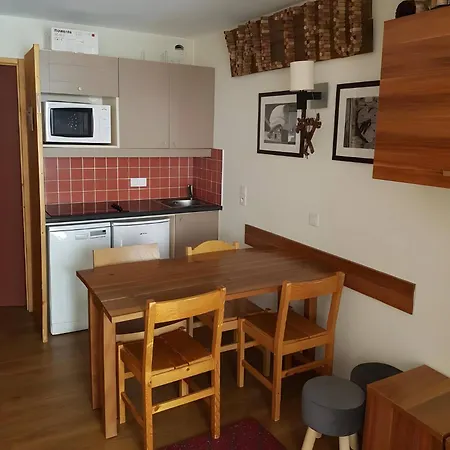 Lejlighed - Inout - 5 Beds Flat M-603