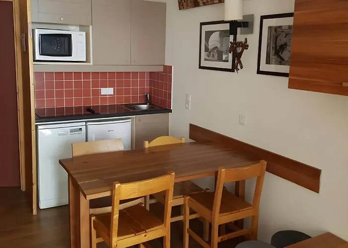 Lejlighed - Inout - 5 Beds Flat M-603